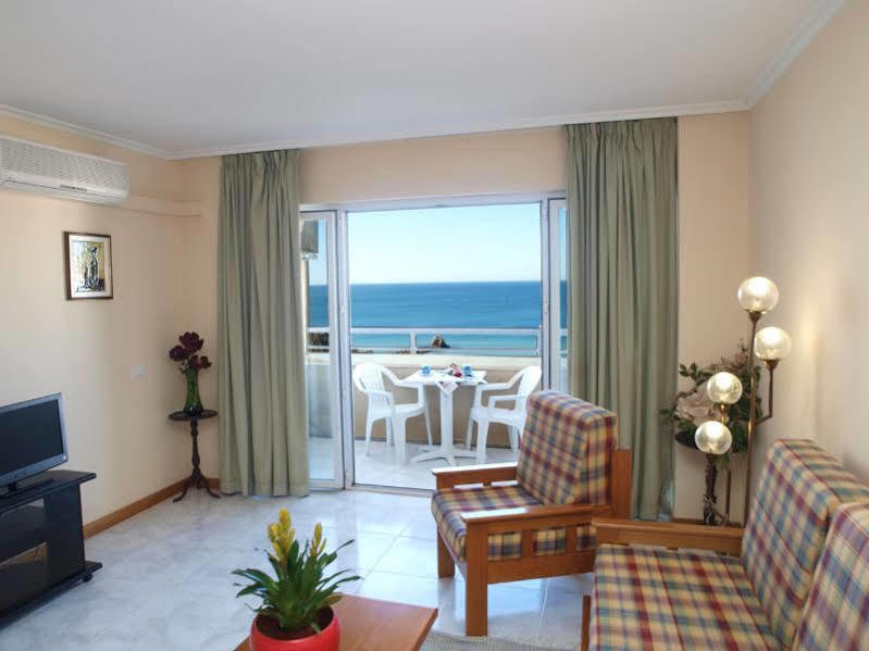 Apartamentos Jardins Da Rocha Портіман Екстер'єр фото