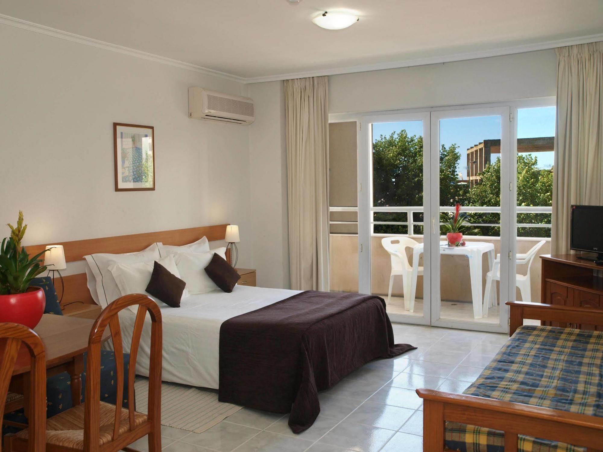 Apartamentos Jardins Da Rocha Портіман Екстер'єр фото