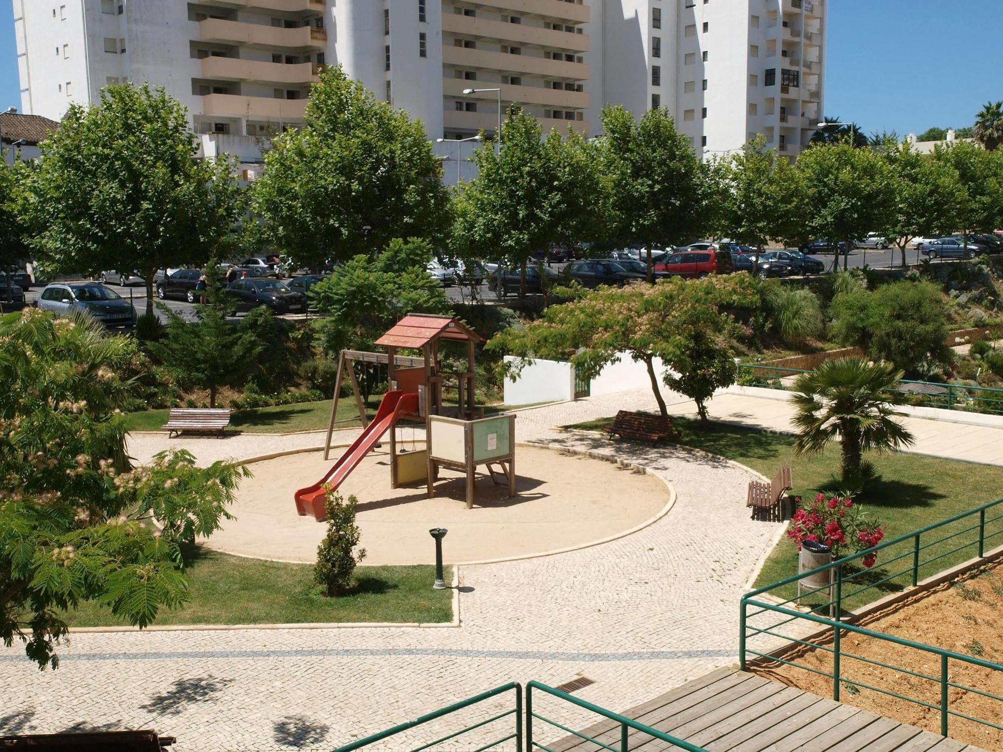 Apartamentos Jardins Da Rocha Портіман Екстер'єр фото